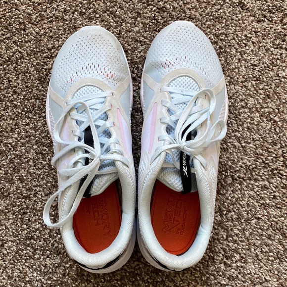 Reebok runners - Picture 1 of 1